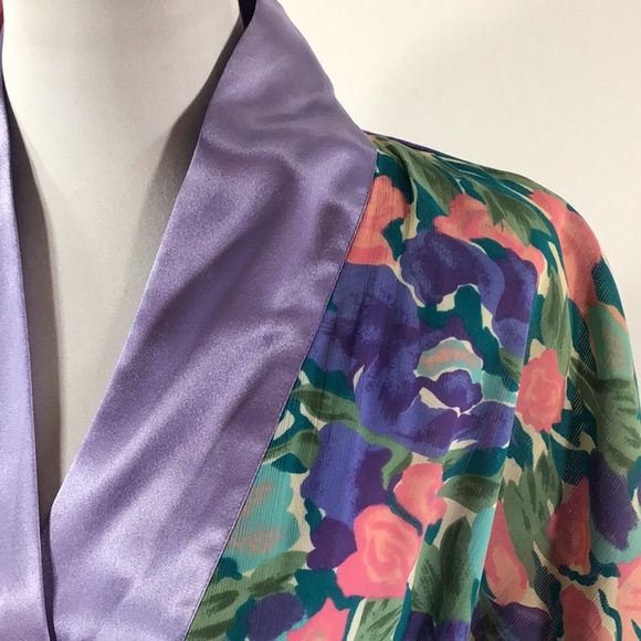 Vtg Victoria’s Secret gold label purple floral robe - Picture 2 of 9